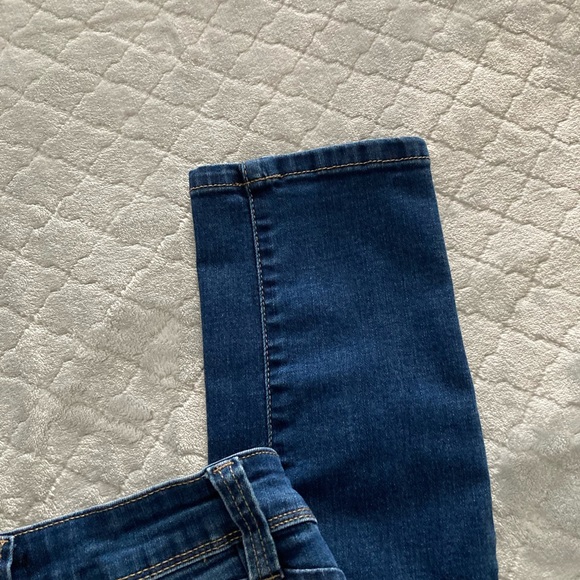 Ladies Jeans - Picture 5 of 10